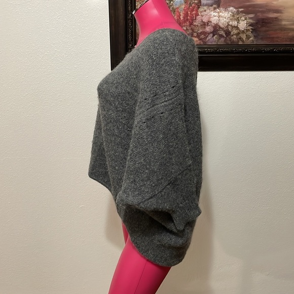 MFH Knits 100% BABY ALPACA SOFT Gray Sweater MADE IN PERU Size Medium Keyhole - Picture 2 of 13